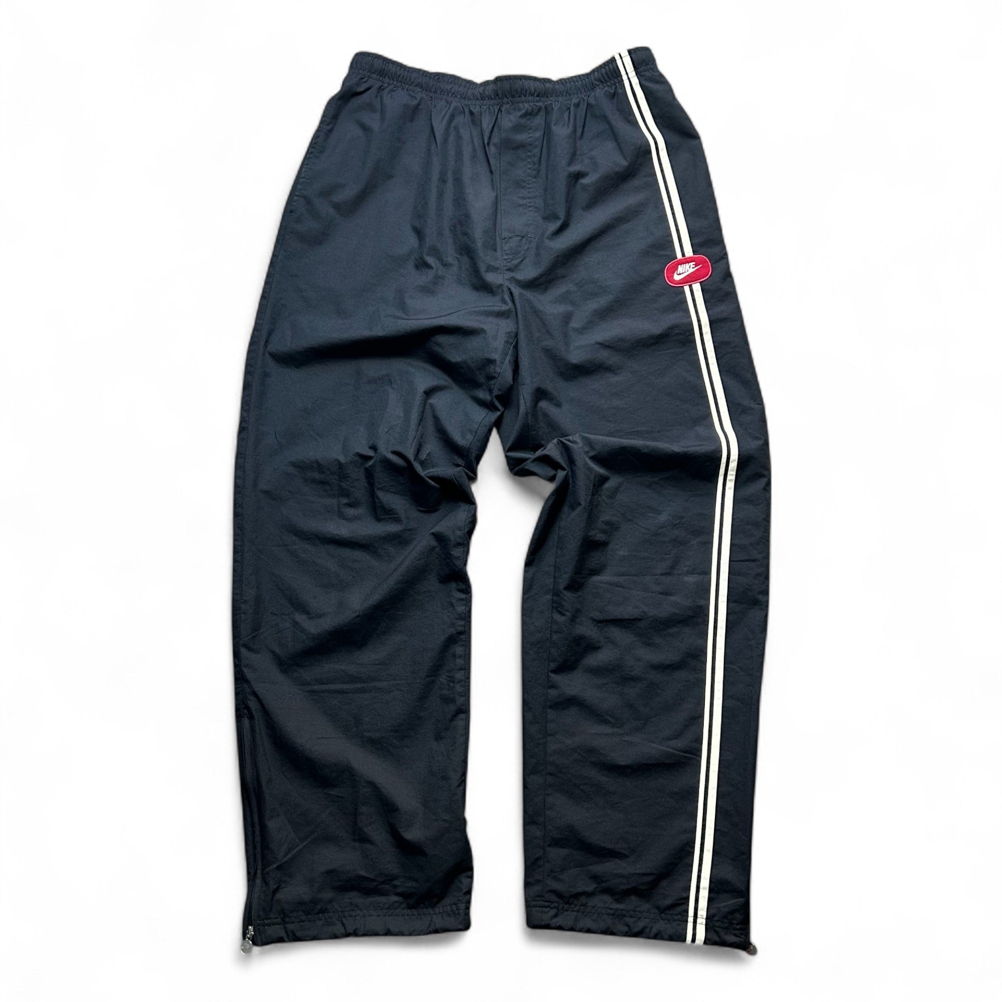 (L) Nike Heavy Trackpants