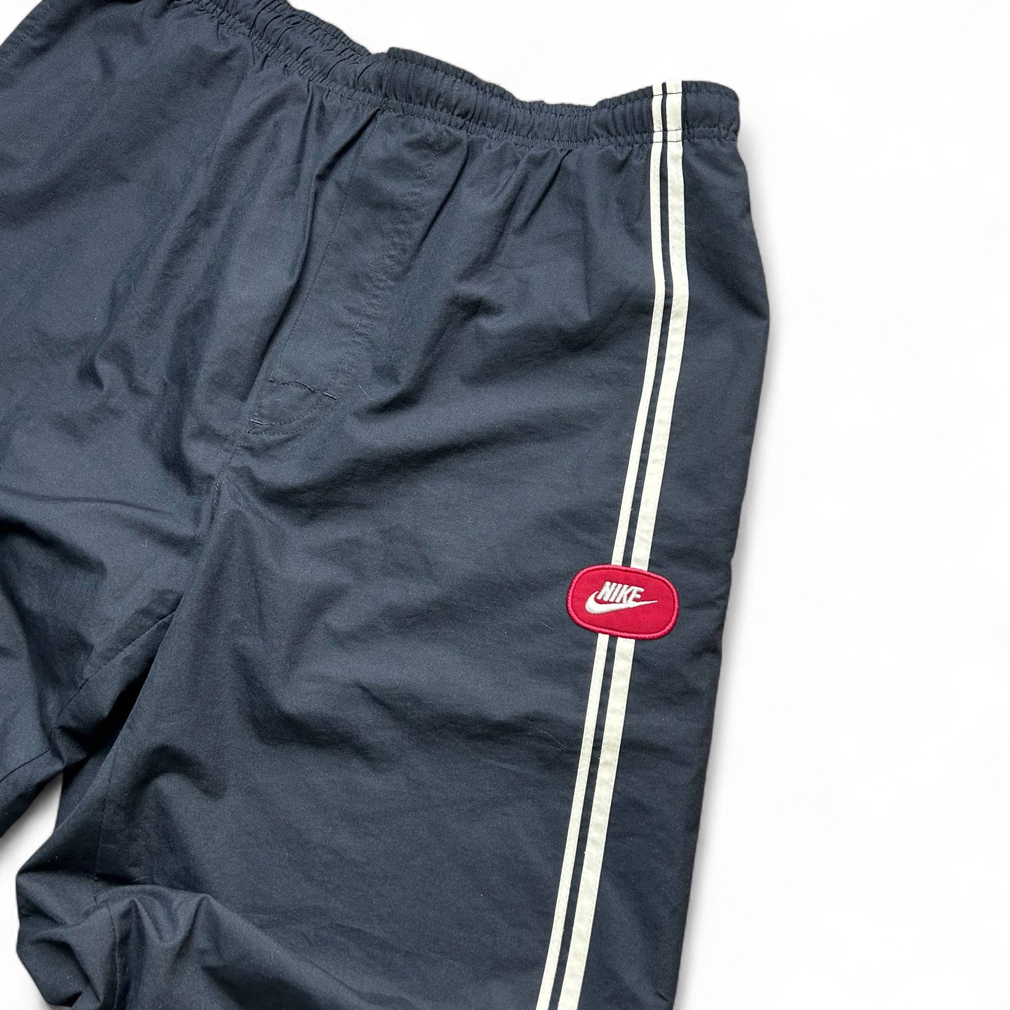 (L) Nike Heavy Trackpants