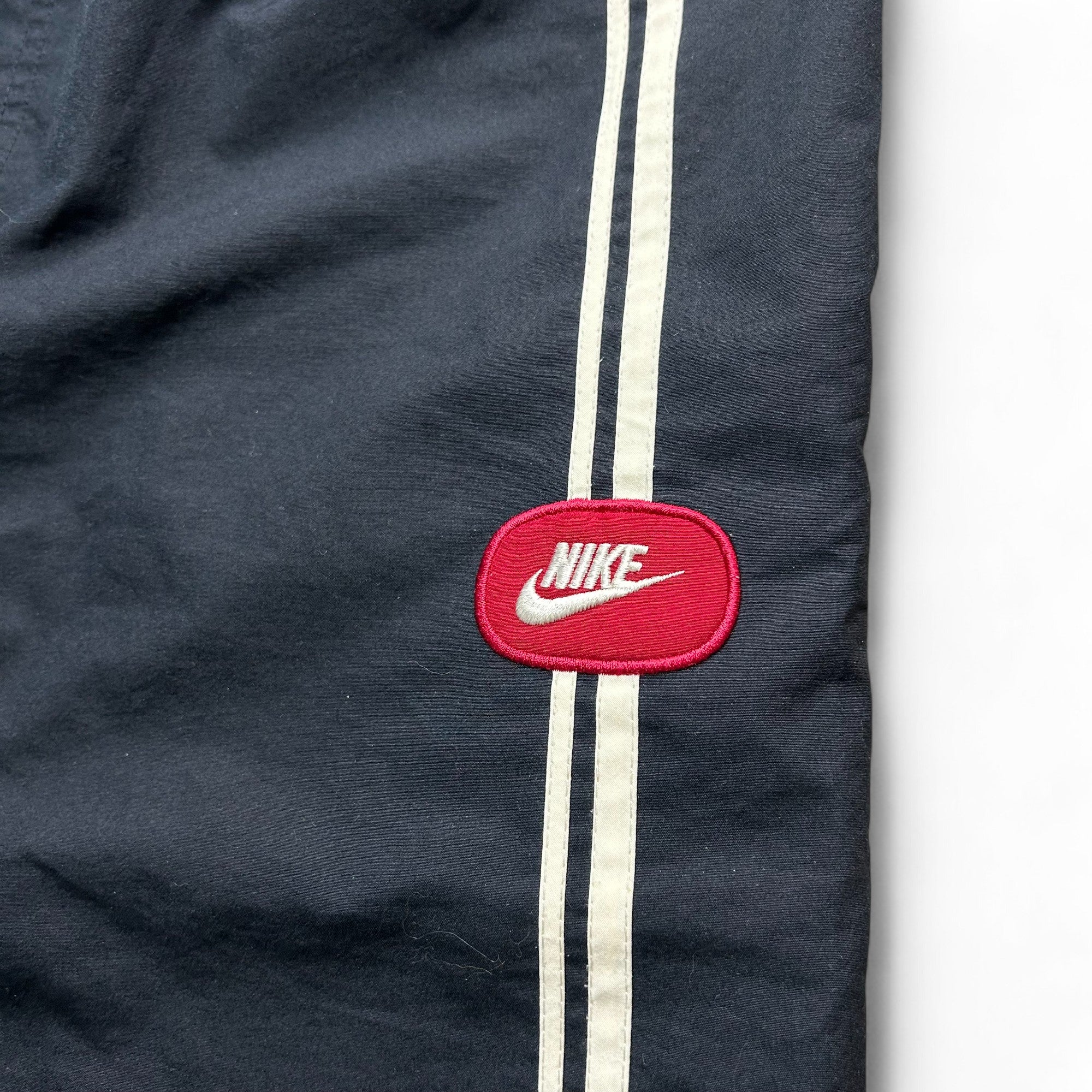 (L) Nike Heavy Trackpants