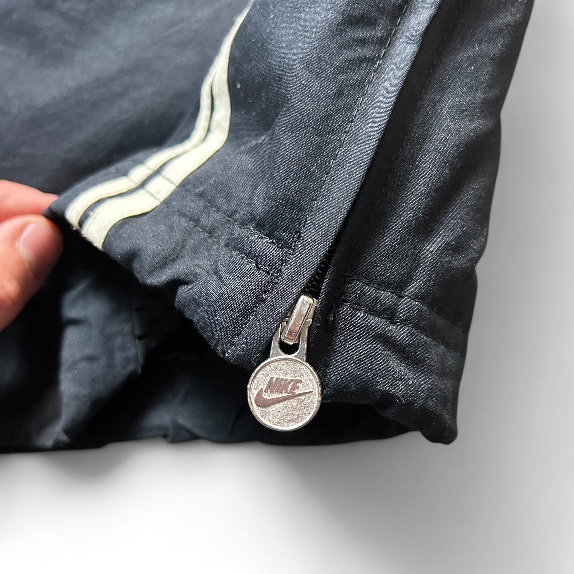 (L) Nike Heavy Trackpants